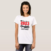 GIGI-model van een Afstuderen Rood Vet Manuscript T-shirt (Voorkant volledig)
