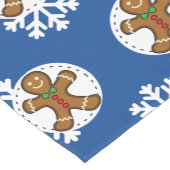 Gingerbrood Man op Blue White Snowflakes Pattern Korte Tafelloper (Hoek)