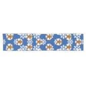 Gingerbrood Man op Blue White Snowflakes Pattern Korte Tafelloper (Horizontaal)
