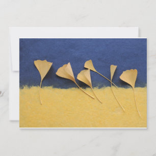 ginkgo-bladeren op handgemaakt papier, vijfmaal7 u kaart