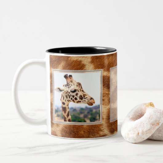 Giraffe 2 Afbeeldingen met tekstontwerp uw eigen Tweekleurige Koffiemok (Met donut)