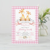 Giraffe baby shower invitation fille rose (Debout devant)