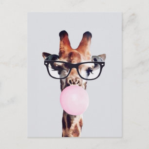 Giraffe die een bril draagt en roze bubbelgom blaa briefkaart