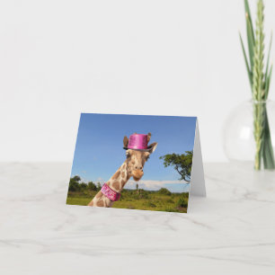 Giraffe en casquette rose étincelant