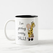 Giraffe - Girl Getting Tall Tshirts en cadeaus Tweekleurige Koffiemok (Links)