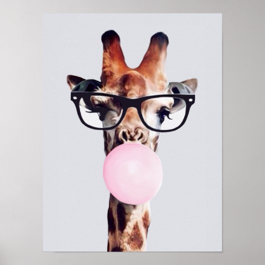 Giraffe met bril die roze bruinkgom blaast poster (Voorkant)