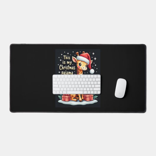 Giraffe met kerstmuts die overeenkomt met kerstpaj bureaumat (Keyboard & Muis)