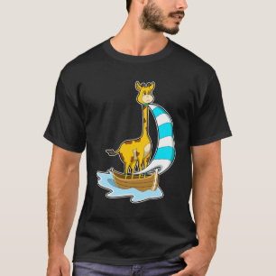 Giraffe met zeilboot t-shirt