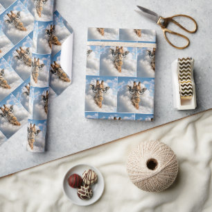 Giraffe met Zwarte Bril in Wolken Cadeaupapier
