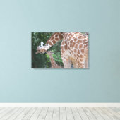 Giraffe moeder en baby Poster Canvas Afdruk (Insitu (Houten vloer))