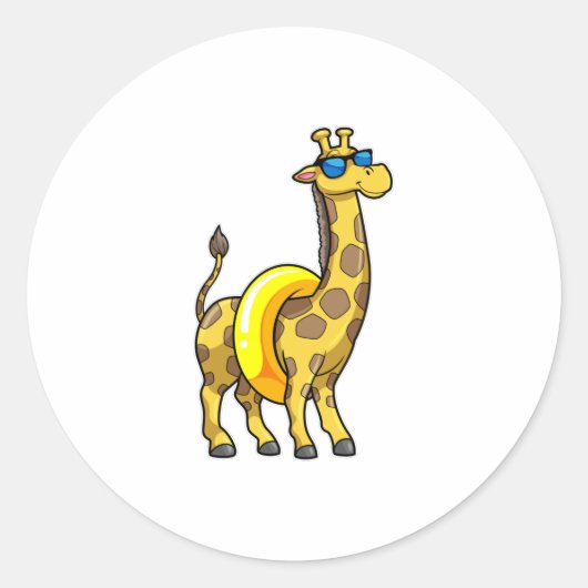 Giraffe op strand met draaiende ring en zonnebril ronde sticker (Voorkant)