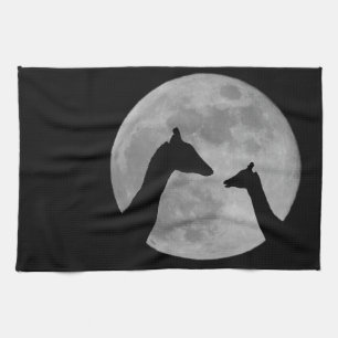 Giraffes bij Fullmoon Night Theedoek