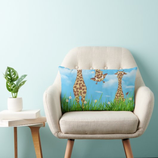 Giraffes en Herbe avec nuages Lumbar Coussin (Chaise)