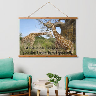 Giraffes in het veld door bomen hangend wandkleed