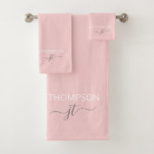 Girl Blush Pink Simple Script Monogramme Nom  (En situation)