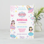 Girl Pink Superhero Invitation d'anniversaire (Debout devant)