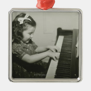 Girl Pplay Piano Metalen Ornament