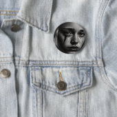 Girl with tears ronde button 5,7 cm (In situ)