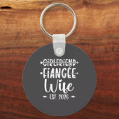 Girlfriend Fiance Wife 2026 Just Married Wedding H Sleutelhanger (Voorkant)