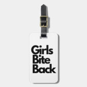 "Girls Bite Back" Grappig Eenvoudig Zwart + Wit Bagagelabel (Voorkant verticaal)
