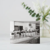 Girls Swim Team, 1930 Briefkaart (Staand voorkant)