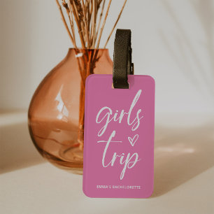 Girls Trip Trendy Script op roze en QR-code Bagagelabel
