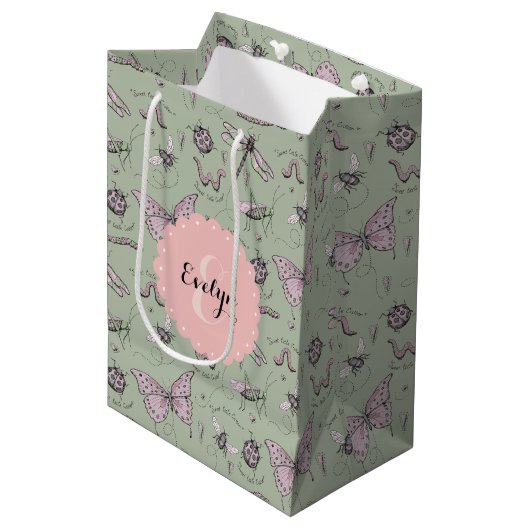 Girly Blush Roze & Sage Zoete Kleine Critter Naam Medium Cadeauzakje (Voorkant Gekanteld)