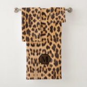 Girly Chic Wild Safari Leopard Print Monogram Bad Handdoek (Insitu)