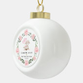 Girly Lamb Blush Flower Wreate Baby 1st Kerstmis Keramische Bal Ornament (Rechts)