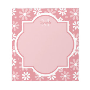 Girly Monogram Cute Pink Daisy Flowers met naam Notitieblok