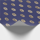 Girly Navy Blue Gold Kiss Lips Pattern Cadeaupapier (Hoek)