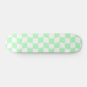 Girly Pastel Groen Wit Wavy Check Patroon Skateboard (Horizontaal)
