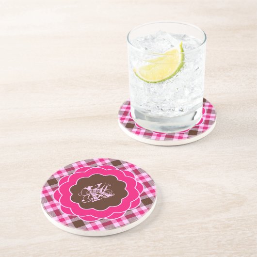 Girly Pink Plaid Monogram Scalloped Lijst Zandsteen Onderzetter (Zijkant)