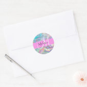 Girly Rainbow Holografische Iridescent Monogram Na Ronde Sticker (Envelop)