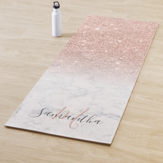Girly roos gold glitter ombre marble monogramma yogamat (In situ)