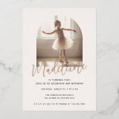 Girly Schattige Pastel Arch Foto Gouden Verjaardag Folie Uitnodiging (Voorkant)