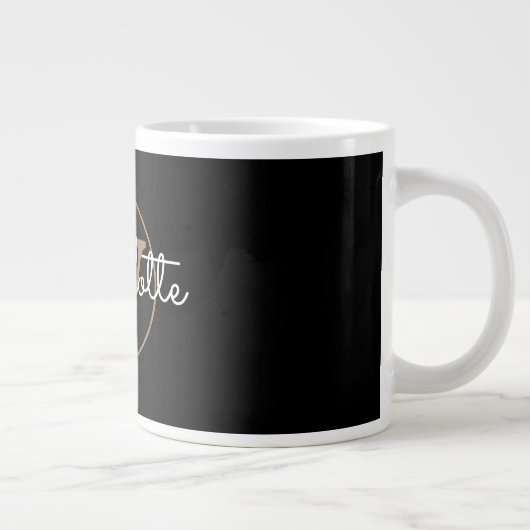 Girly Script Goud Monogram Modern Zwart Extra Grote Beker (Rechts)