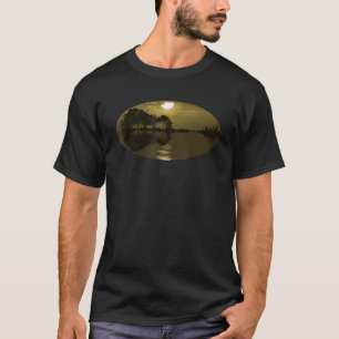 Gitaar Zonsondergang Lucht Bomen Stad Water Reflec T-shirt