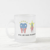 GIVRÉ DOUBLE TASSE DE CAFÉ GIVRÉE D'AIRBAGS PAR NORME (Gauche)