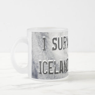 Givré J'ai survécu à la tasse de volcan de l'Islande