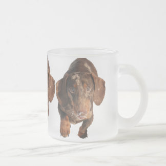 Givré Le chocolat tachettent la tasse givrée par teckel