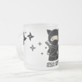 Givré Ninja Kitty ! Avec la tasse de Shurikens (Devant gauche)