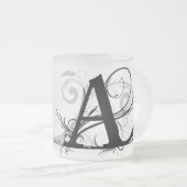Givré Tasse décorée d'un monogramme de "A" - (Devant droit)