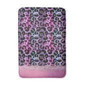 Glam Leopard Pink en Paars Monogram Badmat (Voorkant Verticaal)