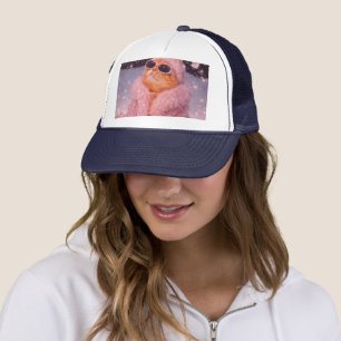 Glam Money Kat in Roze Bontjas en Zonnebril     Trucker Pet