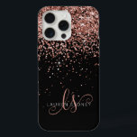 Glam Rose Gold Parties scintillant Élégant Monogra<br><div class="desc">Glam Rose Gold Parties scintillant coque iphone monogramme élégant. Personnalisez facilement ce design branché de boîtier de téléphone chic avec une élégante parties scintillant brillante d'or rose sur un arrière - plan noir. Le design comprend votre monogramme manuscrit avec de jolis tourbillons et nom.</div>