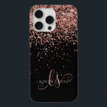 Glam Rose Gold Parties scintillant Élégant Monogra<br><div class="desc">Glam Rose Gold Parties scintillant coque iphone monogramme élégant. Personnalisez facilement ce design branché de boîtier de téléphone chic avec une élégante parties scintillant brillante d'or rose sur un arrière - plan noir. Le design comprend votre monogramme manuscrit avec de jolis tourbillons et nom.</div>