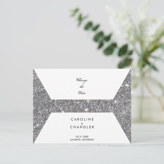 Glam Silver Glitter Bruiloft Verander de datum Aankondigingskaart (Staand voorkant)