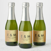 Glamorous Save the Date Gold Text Monogram Sparkling Wijnetiket (Flessen)