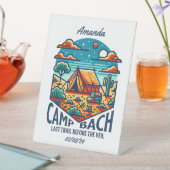 Glamping vrijgezellenfeest woestijn reclamebord met voetstuk (Insitu)